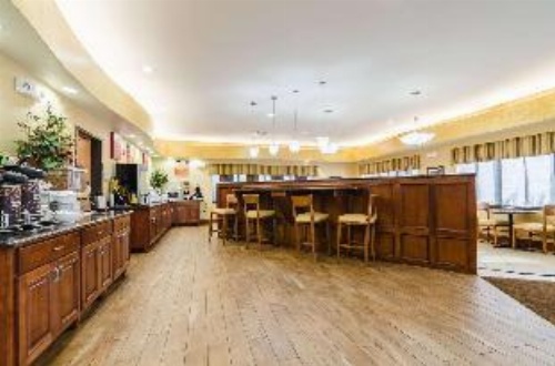 Comfort Suites Salina image 10