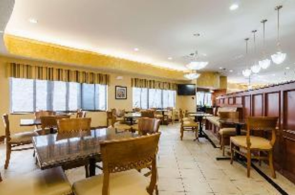 Comfort Suites Salina Image 12