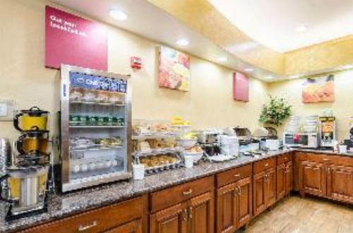 Comfort Suites Salina image 13